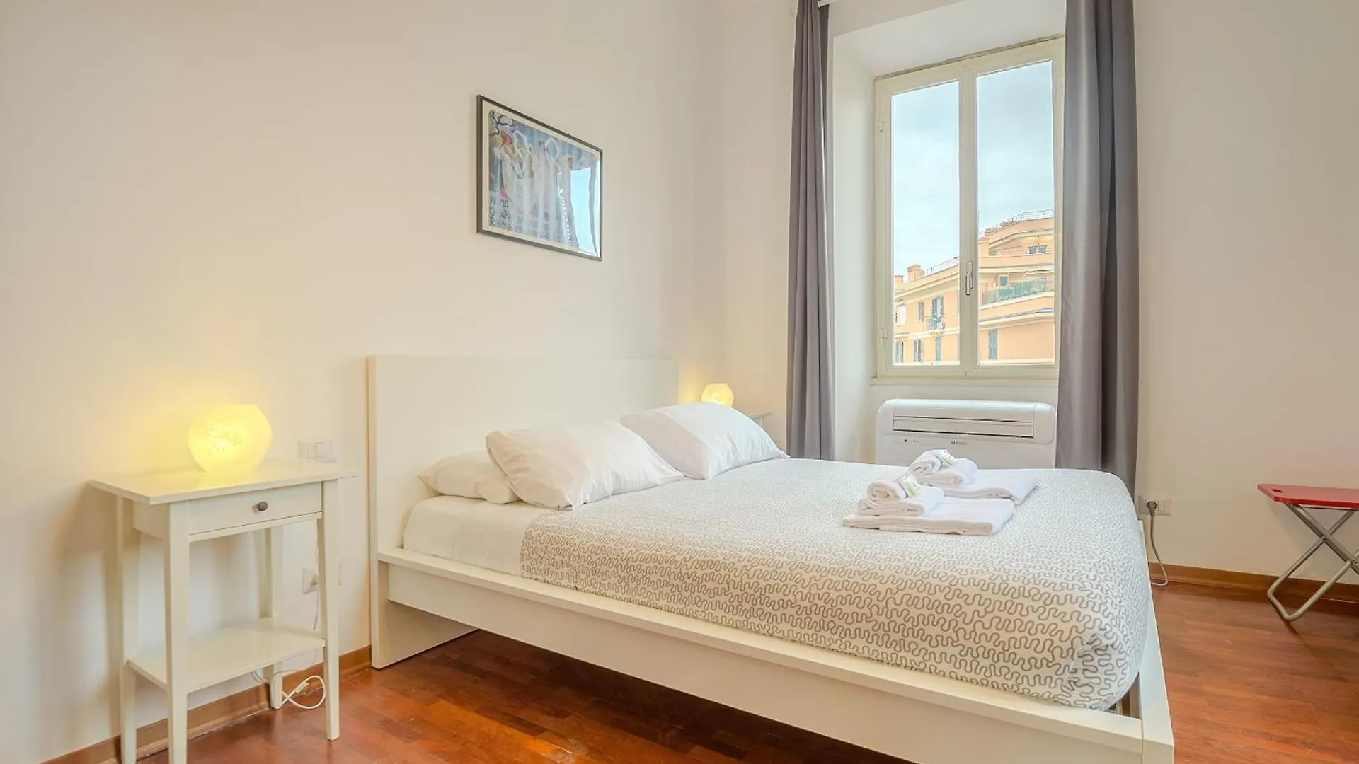 Candia Cento Apartment Vatican Museums Rom
